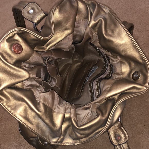 Wilson’s Leather Gold and Silver Purse - Picture 5 of 6